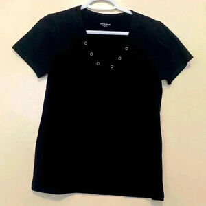 Cable & Gauge soft, stretchy, fitted  black T-shirt w short sleeves
